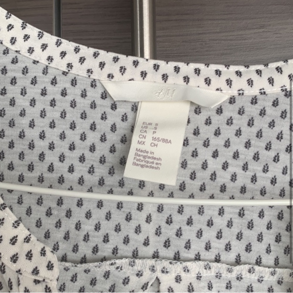H&M Blouse - Picture 3 of 4